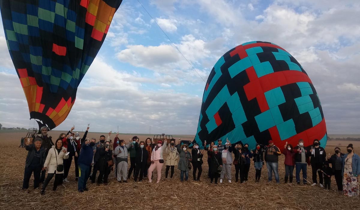 comemore com a gente o passeio de balão